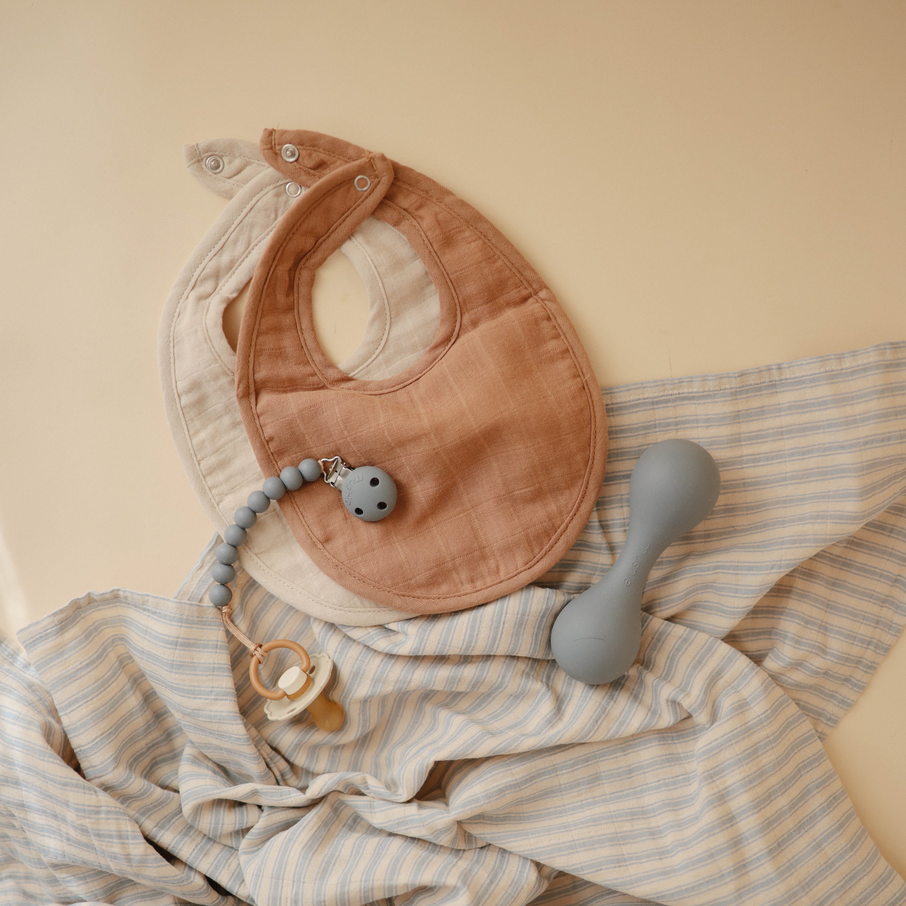 Image of Muslin Bib 2-Pack